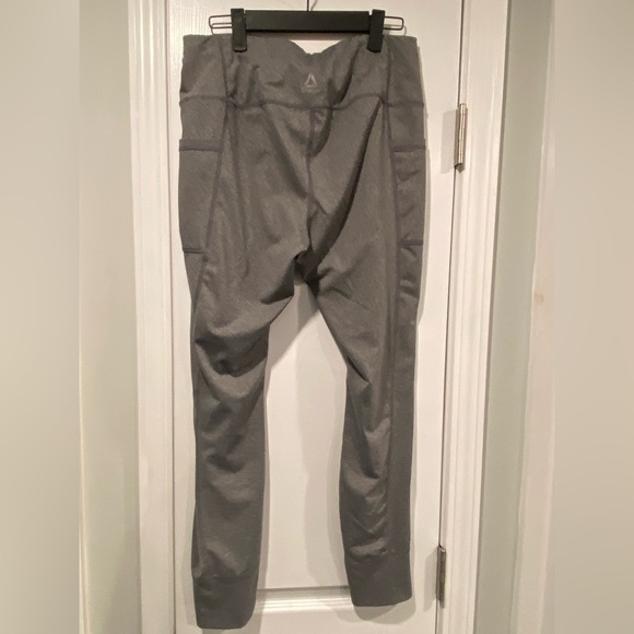 Reebok Gray Moisture Wick Stretch Joggers Elastic Drawstring Pockets Size L - Picture 3 of 10